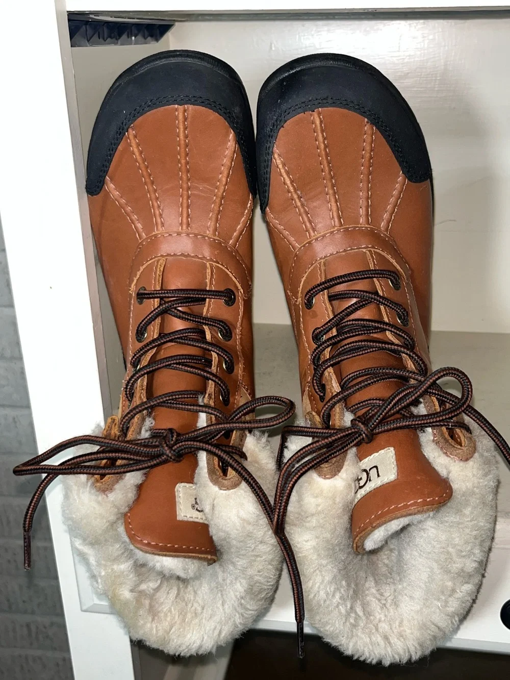 UGG Men’s Butte Leather Snow Boots Size 8